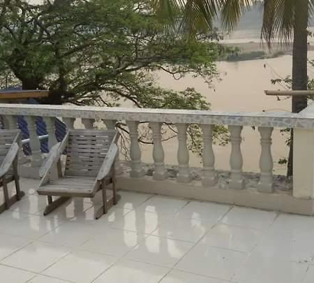 Kaupjai Guesthouse Ban Houayxay Bagian luar foto